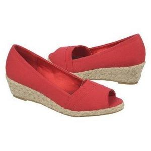 NEW Lifestride Lioness Peep-toe Wedges